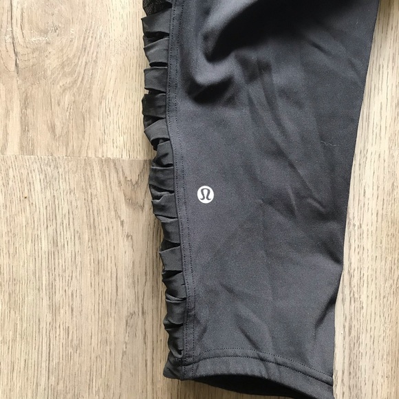 Lululemon Mesh Panel Crop Leggings Align - Picture 6 of 9